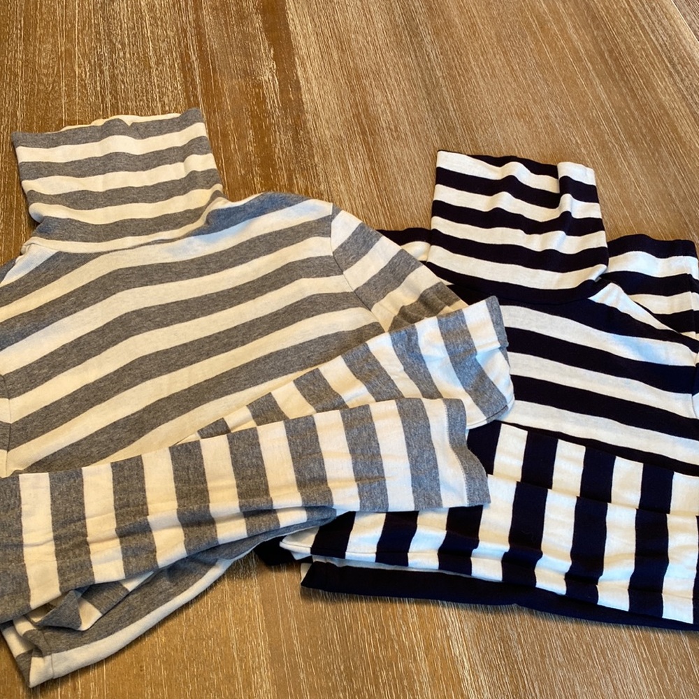2 Gap Bowery super soft turtleneck tops.